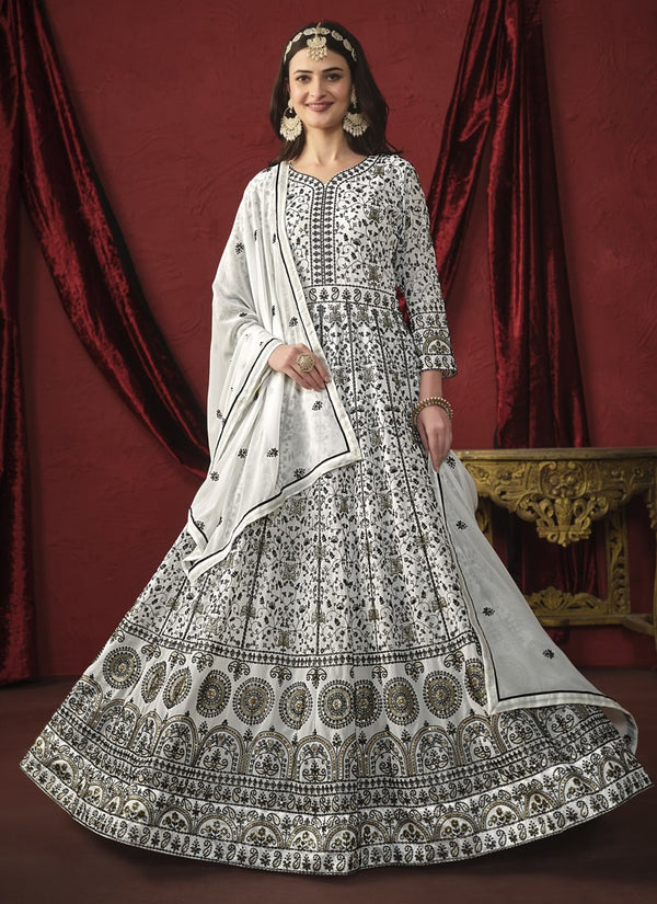 Lassya Fashion Grey Elegant Wedding Gown with Faux Georgette