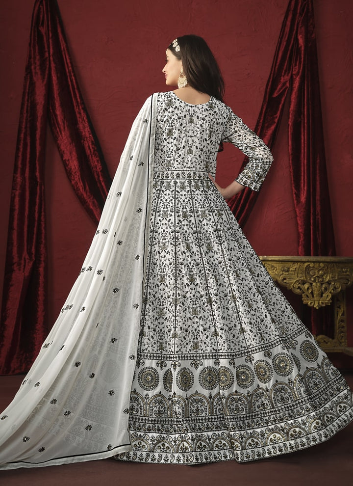 Lassya Fashion Grey Elegant Wedding Gown with Faux Georgette