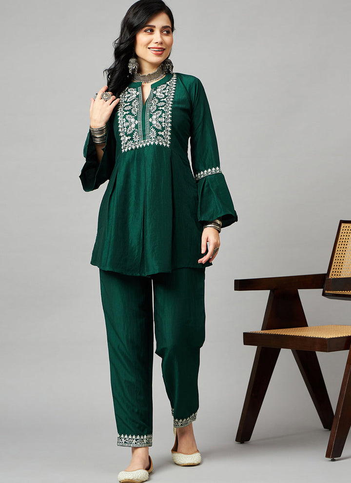 Lassya Fashion Green Chinon Kurta and Pant Set with Embroidery Work