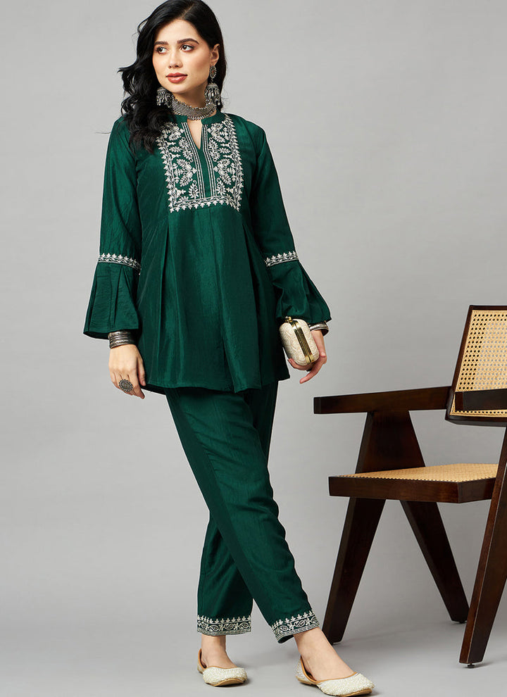 Lassya Fashion Green Chinon Kurta and Pant Set with Embroidery Work