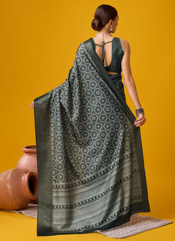 lassya Fashion Black Festive Wear Cotton Digital Saree