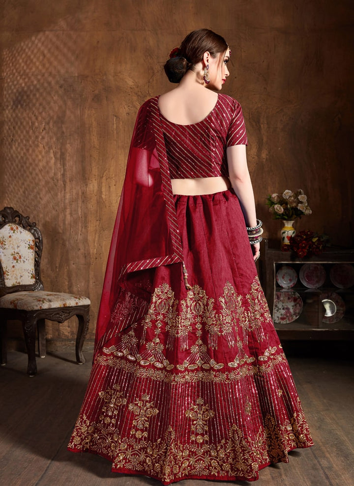 Lassya Fahion  Red Luxury Wedding Lehengas with Dori and Diamond Embellishments