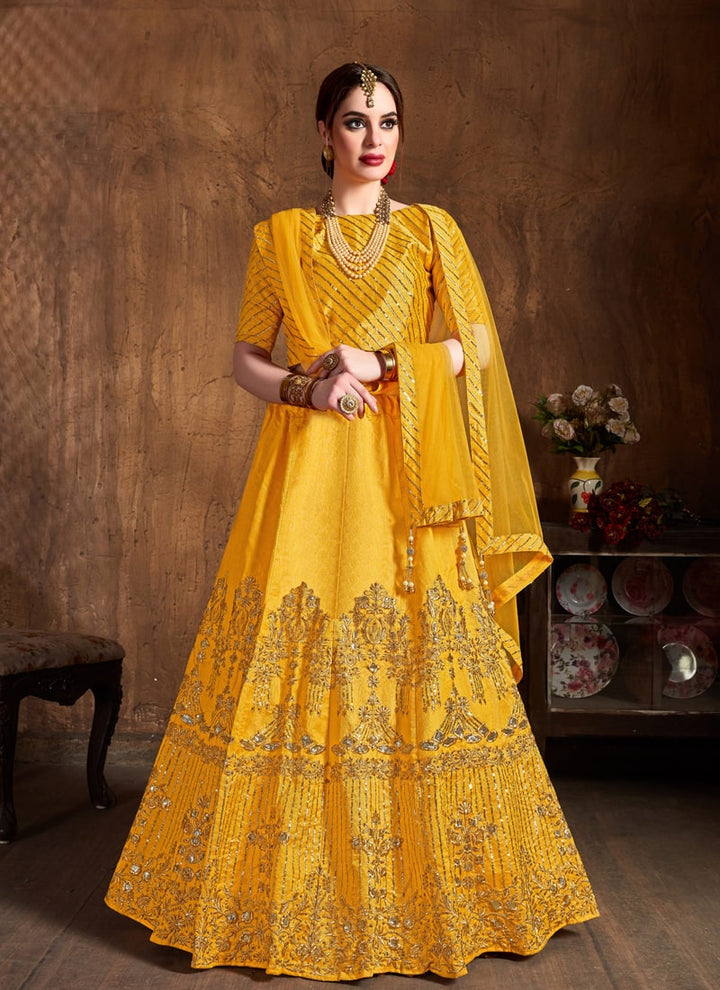 Lassya Fahion  Yellow Luxury Wedding Lehengas with Dori and Diamond Embellishments