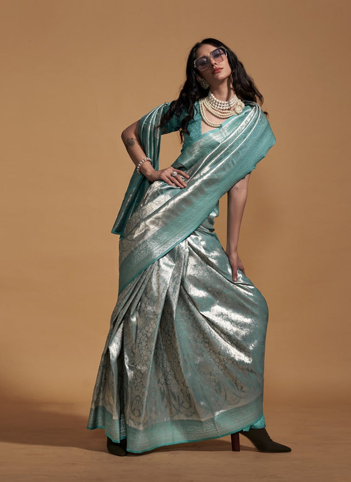 Lassya Teal Green Handwoven Kanjivaram Silk Saree with Contrast Pallu Border