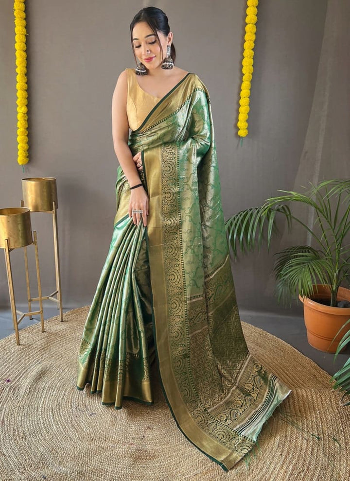 Lassya Fashion Caribbean Green Exquisite Kanchipuram Silk Saree with Intricate Zari Weaving